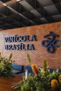 Vinícola Brasília amplia agenda de tours guiados com degustações também às sextas-feiras à tarde