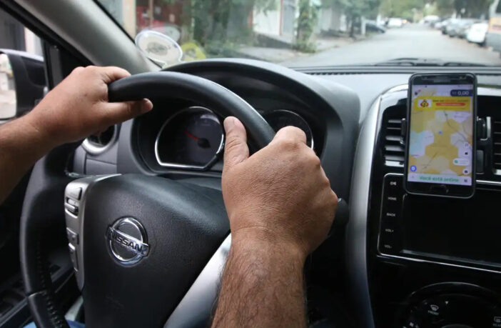 Cada vez mais brasilienses adotam trabalho como motoristas de aplicativo como principal fonte de renda