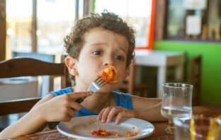 Horta Parrilla celebra o Dia das Crianças com prato infantil gratuito