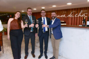 Vinícola Brasília lança nova safra do Monumental Syrah em evento exclusivo na Casa de Chá