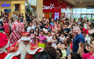 Papai Noel chega em grande estilo ao DF Plaza Shopping para dar início à temporada de Natal