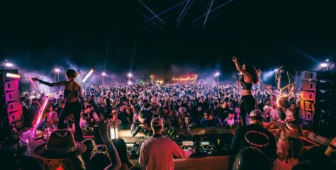 Festa Pitoresca une música eletrônica e vinhos em meio aos vinhedos de Pirenópolis