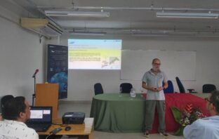Dr. Vênancio Guedes durante sua palestra no evento