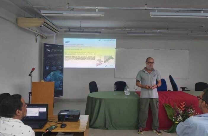 Dr. Vênancio Guedes durante sua palestra no evento