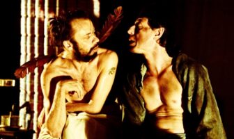 Velhos caem do céu como canivetes CCBB