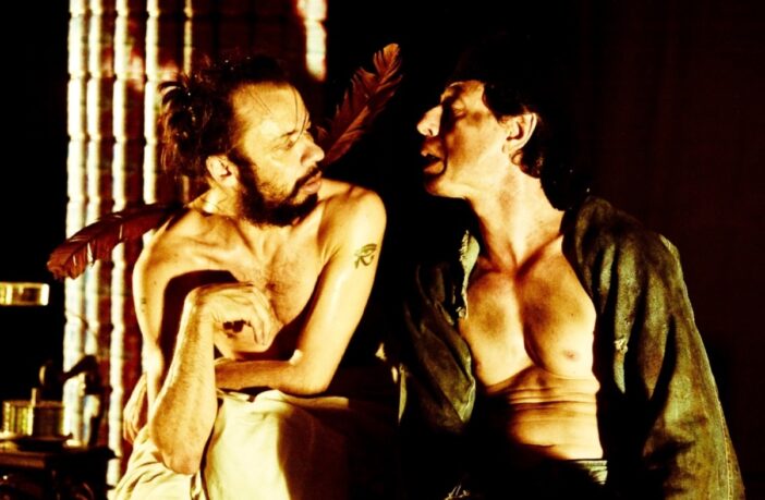 Velhos caem do céu como canivetes CCBB