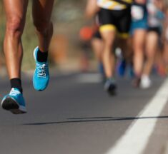 Boom das corridas de rua acende alerta para cuidados com o corpo e reforça importância da fisioterapia esportiva