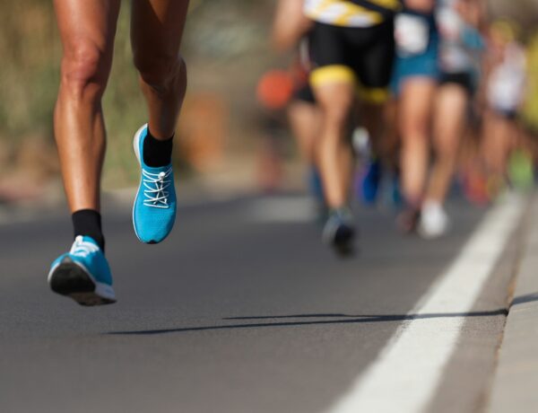 Boom das corridas de rua acende alerta para cuidados com o corpo e reforça importância da fisioterapia esportiva