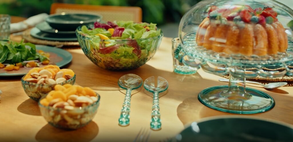 Oba Hortifruti lança nova campanha de selos com itens da italiana Guzzini