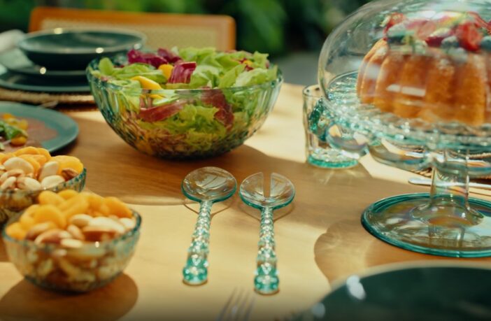 Oba Hortifruti lança nova campanha de selos com itens da italiana Guzzini