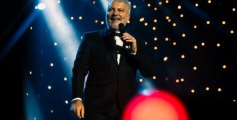 Clássicos de Frank Sinatra ganham tributo em voz e piano no Teatro Nacional